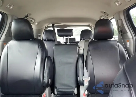 2016 Toyota Sienna Xle z USA, uszkodzony, nr VIN 5TDYK3DC9GS723226